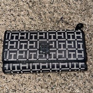 Tommy Hilfiger wallet never used brand new